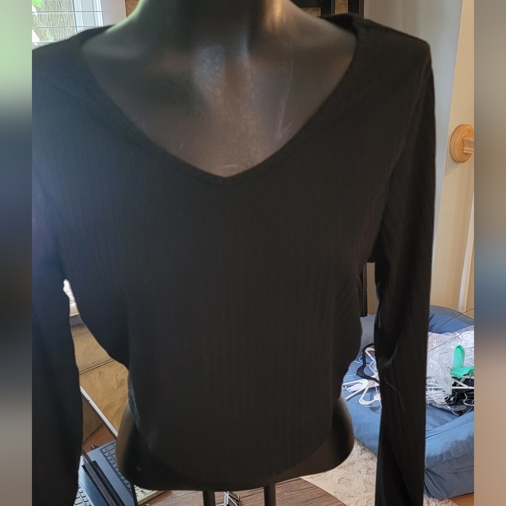 Black crop top